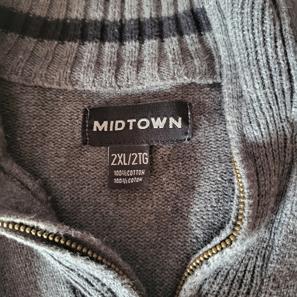 Men's Gray Sweater, Size 2XL - Picture 3 of 3